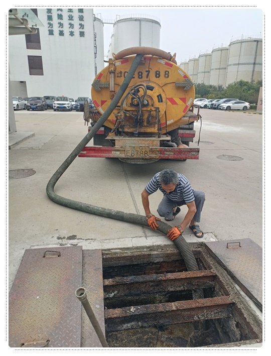 博尔塔拉隔油池清掏