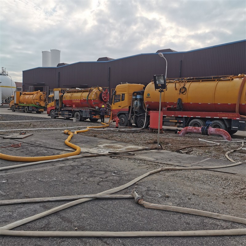 博尔塔拉污水池清理